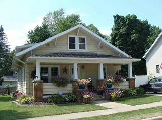 206 3rd St NE, Waukon, IA 52172