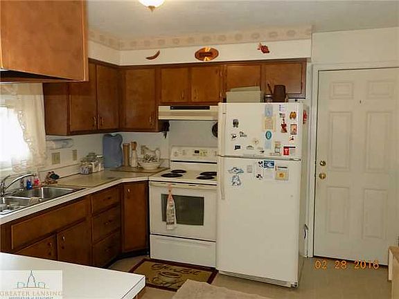 2nd image of 1733 Laurelwood Dr