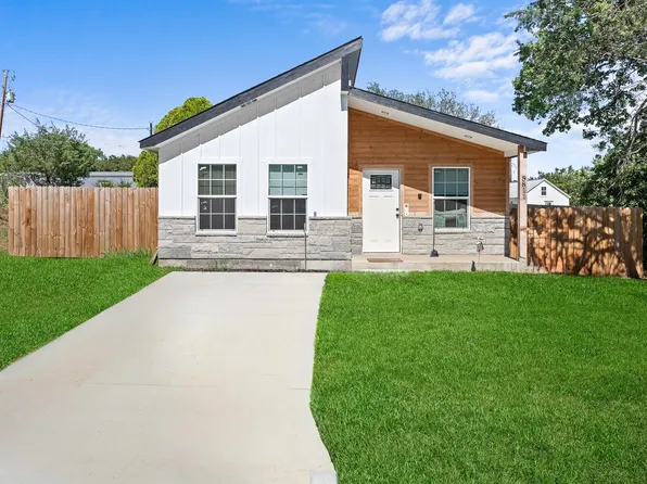 5811 Lake Granbury Trl, Granbury, TX 76048