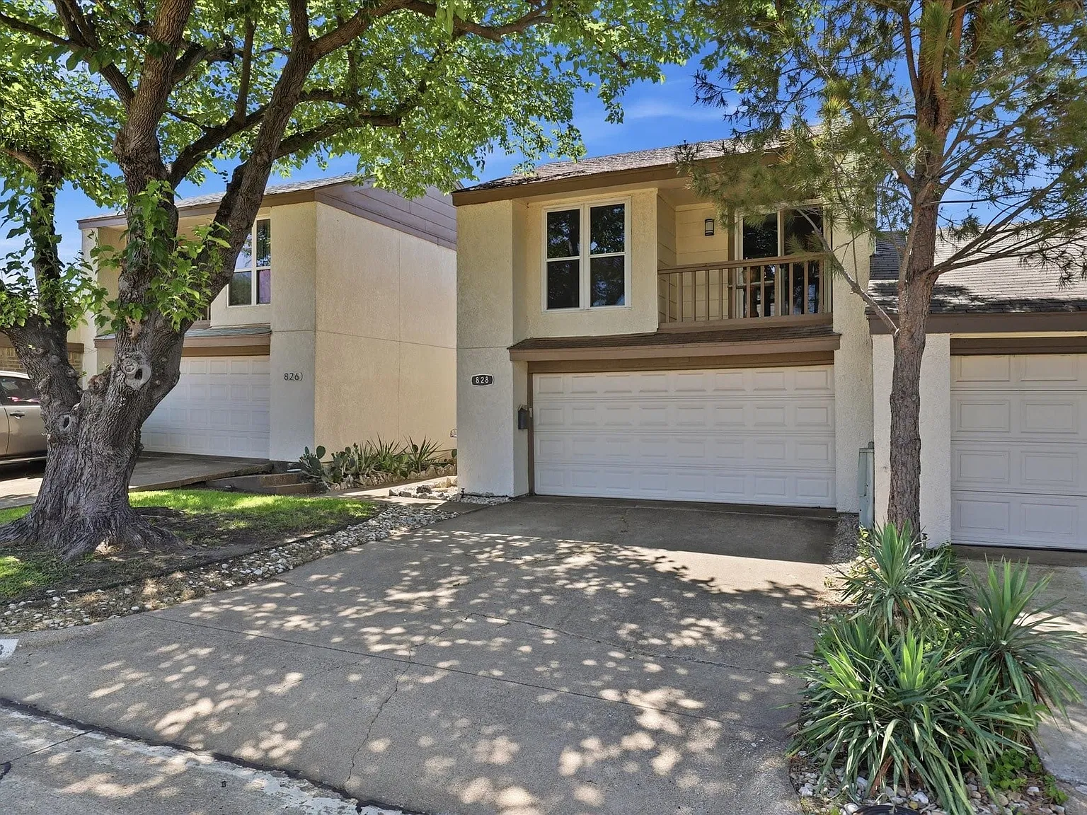 3 bed, 2.5 bath, 1935 sqft, $2,300 — Photo 2