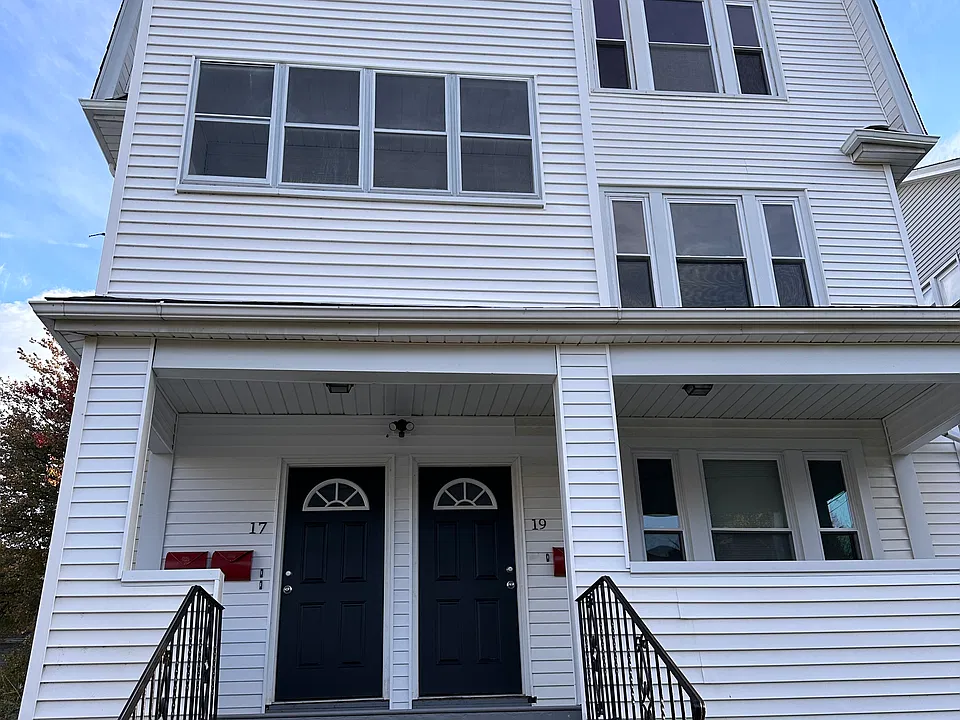 17 Linnmoore St #3