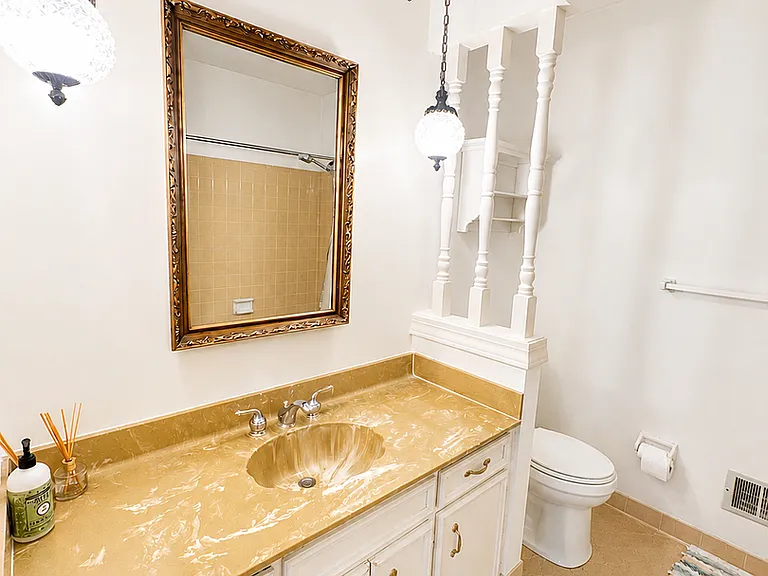 9205 Whitegate Ct — Photo 8