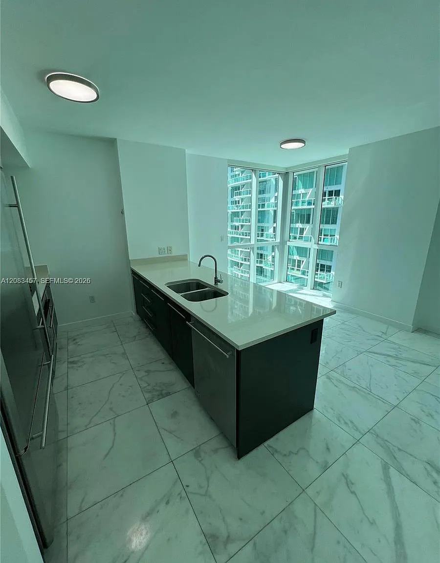 500 Brickell West Condo — Photo 3