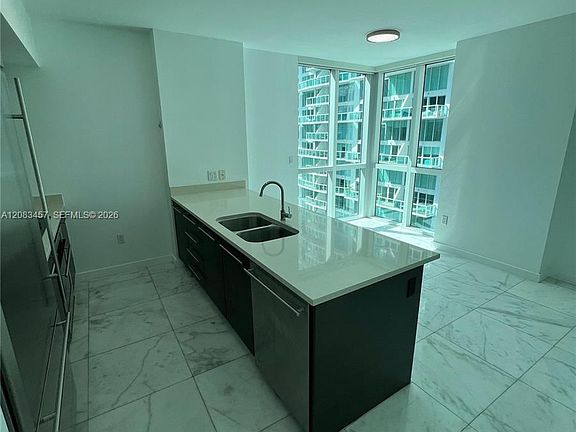 3rd image of 55 SE 6th St APT 2101