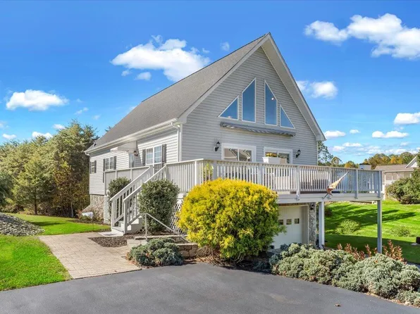 160 Sunny Field Rd, Wirtz, VA 24184