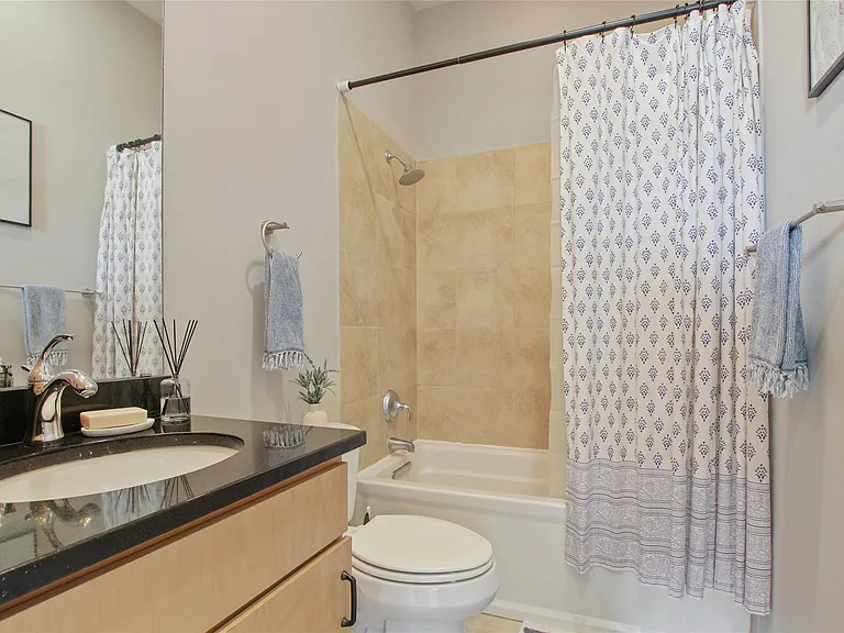 1702 S Lamar Blvd #3 — Photo 20