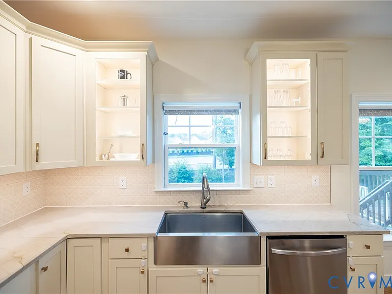 12194 Elnora Ln — Photo 12