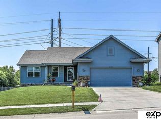 15203 Nebraska Ave N, Omaha, NE 68116