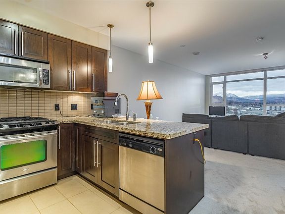 3rd image of 1075 Sunset Dr #1005