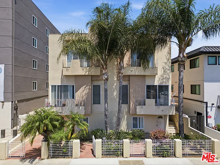 4940 Laurel Canyon Blvd #102 — Photo 2