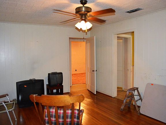 4th image of 1711 Rose St