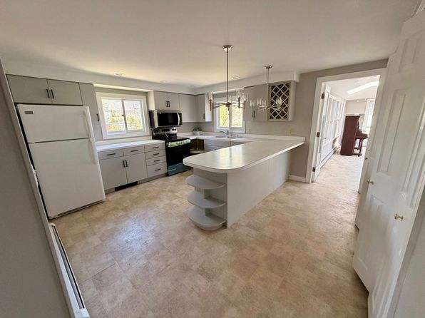 104 Pleasant St
