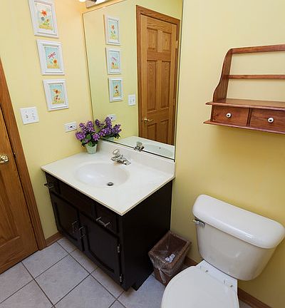 2nd image of 2225 Shannon Ct