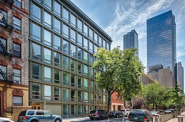 Rented by SERHANT. | media 5