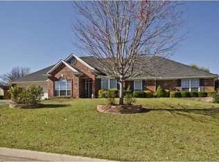 3 Oak Ridge Ln, Bentonville, AR 72712