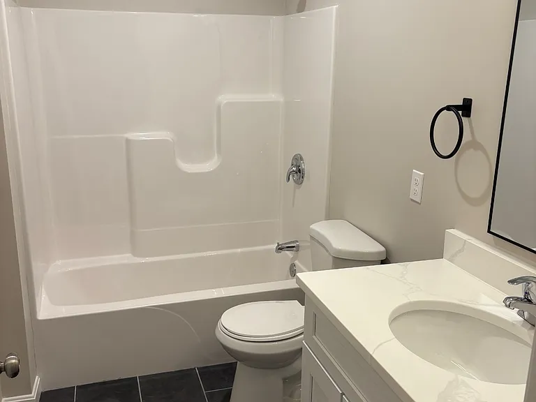 181 Main St #2 — Photo 3
