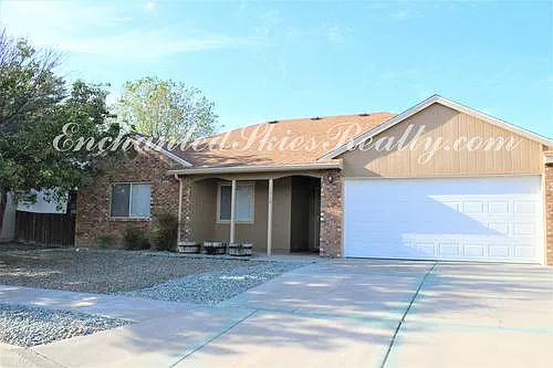 1712 Blueberry Dr NE