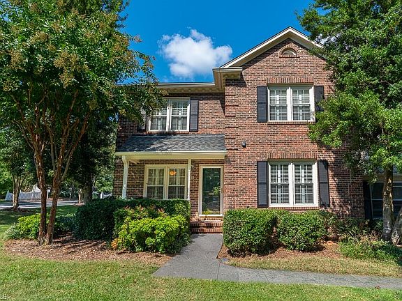 2nd image of 25 Park Village Ln