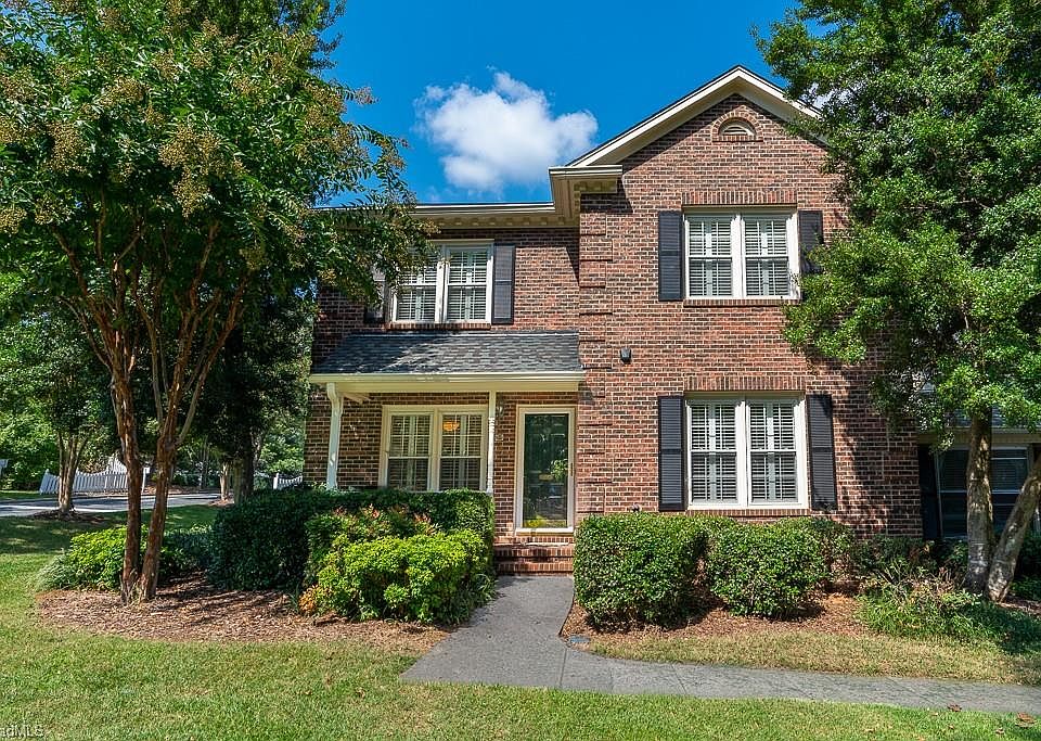 1st image of 25 Park Village Ln
