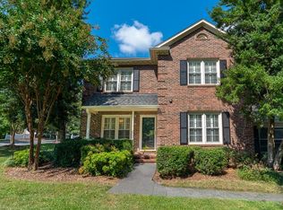 25 Park Village Ln, Greensboro, NC 27455