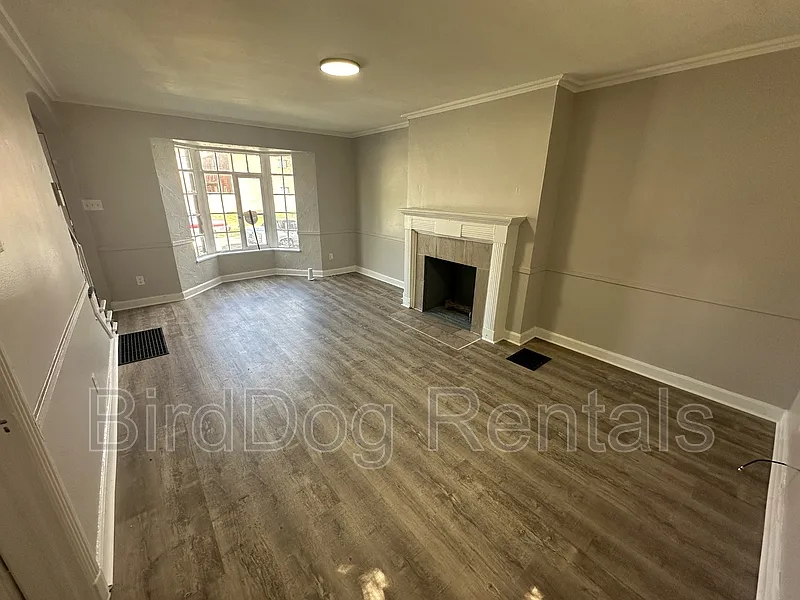 1421-1423 E Columbus St #1421 photo 1