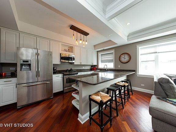 5th image of 2700 W Cortland St APT 2