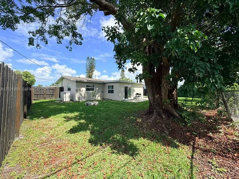 2631 NW 94th Ave — Photo 33