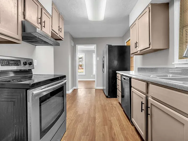 3537 W Deerwood Ave — Photo 9