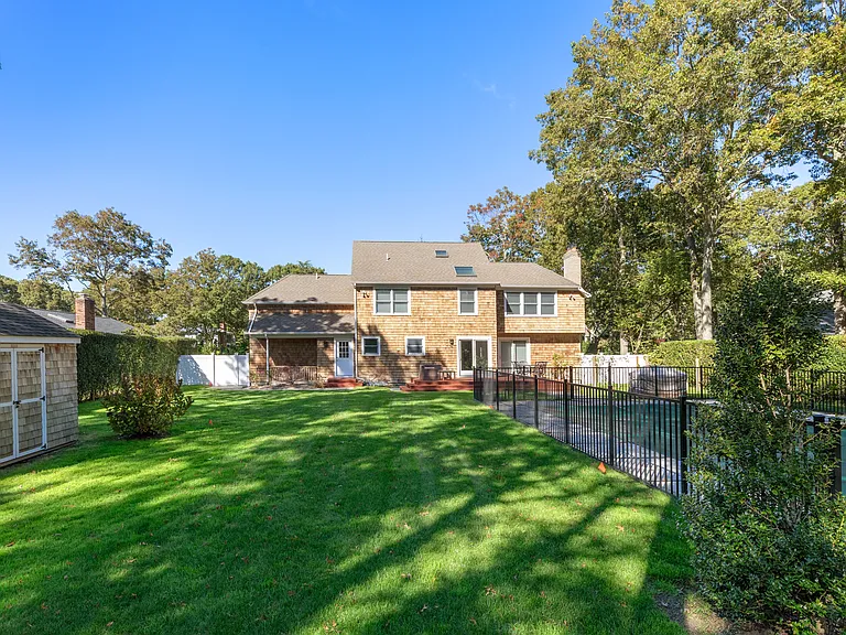 9 Eisenhower Dr — Photo 34
