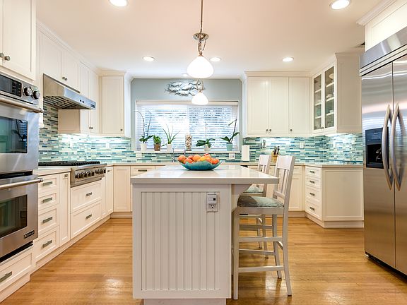 4th image of 2041 Los Amigos St