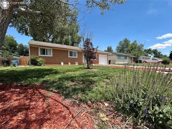 69 Easy St, Colorado Springs, CO 80911