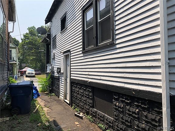 2nd image of 250 Box Ave