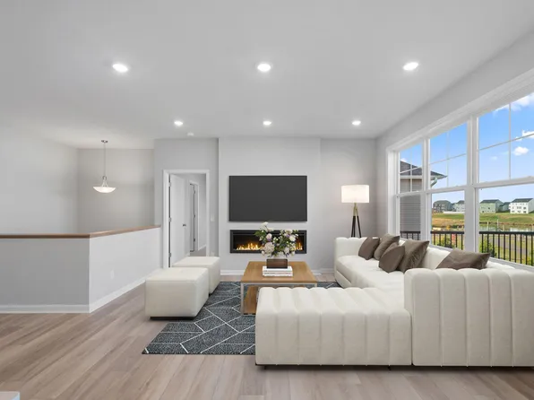 14930 Artaine Trl, Rosemount, MN 55068