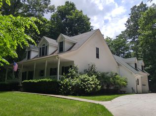 966 Dixie Bee Rd, Adams, TN 37010