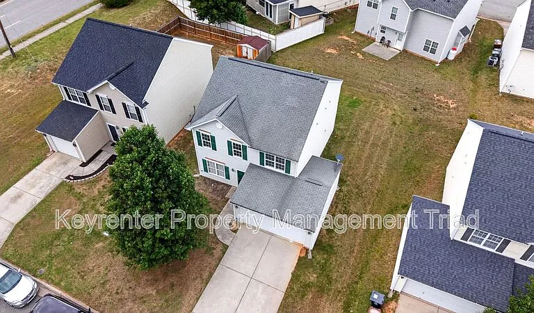 2703 Stafford St — Photo 48
