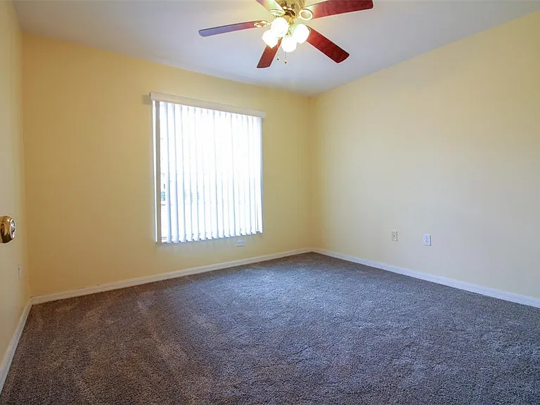 1702 Holton Rd — Photo 16