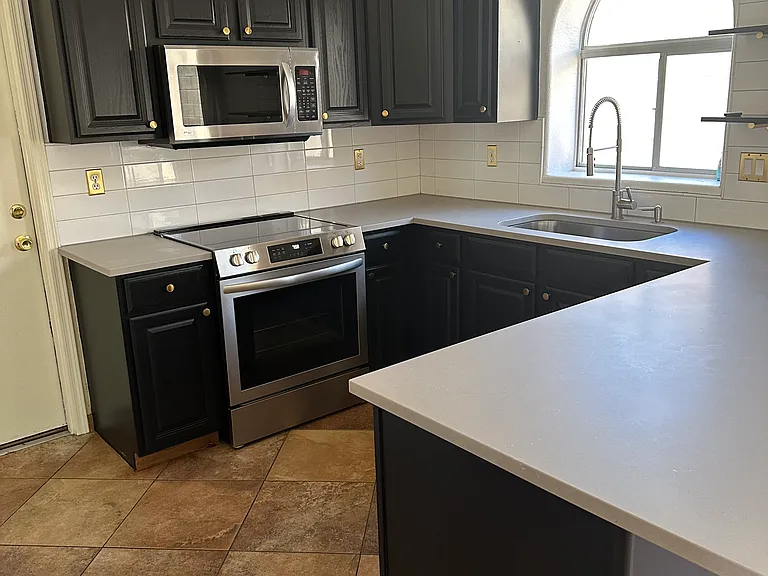 All appliances 3 years new!