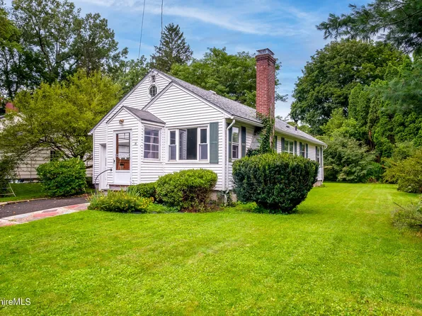 15 Orchard Ln, Williamstown, MA 01267