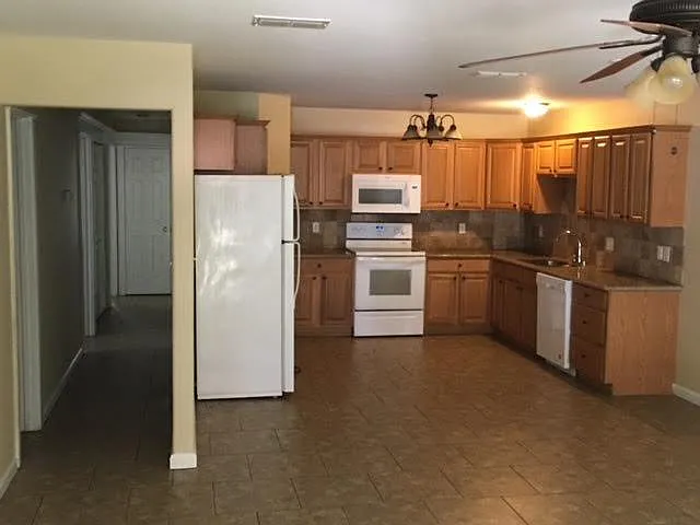 3615 Clemens Rd #101 — Photo 6