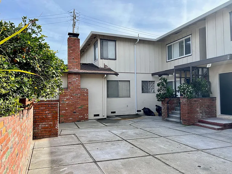Maude Ave 7 LLC — Photo 3