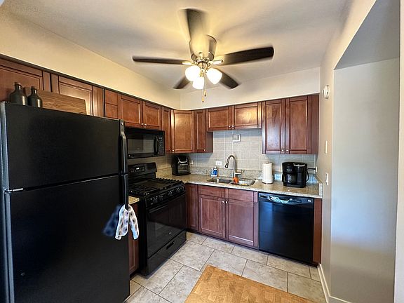 3rd image of 7354 Winthrop Way Unit 1