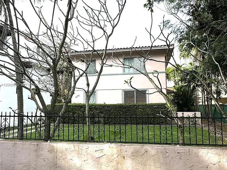 433 Santander Ave #1 — Photo 6