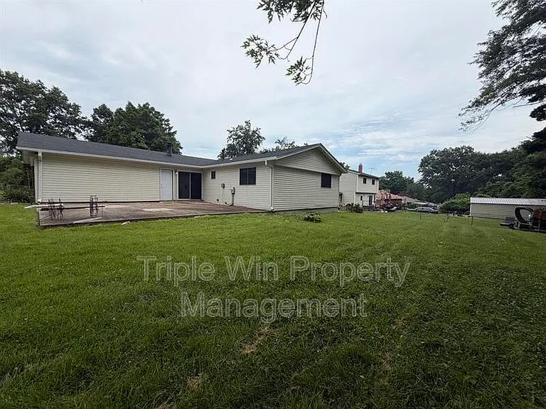 2372 Rockymont Dr — Photo 6