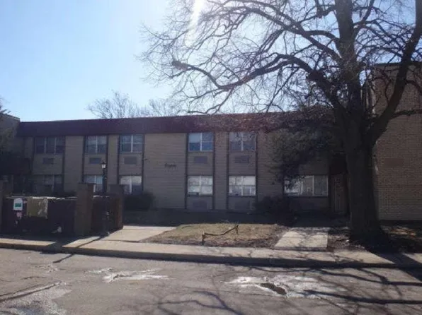 4263 W 76th St APT 204, Chicago, IL 60652