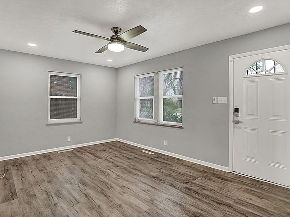 5th image of 2828 N Moreland Ave