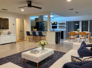 2732 Tangelo Dr, Sarasota, FL 34239