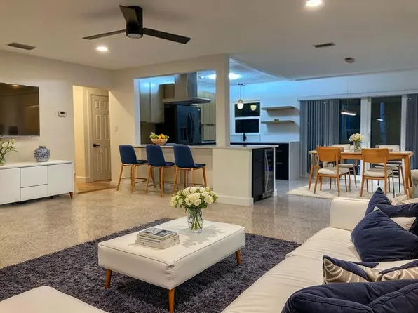 2732 Tangelo Dr, Sarasota, FL 34239