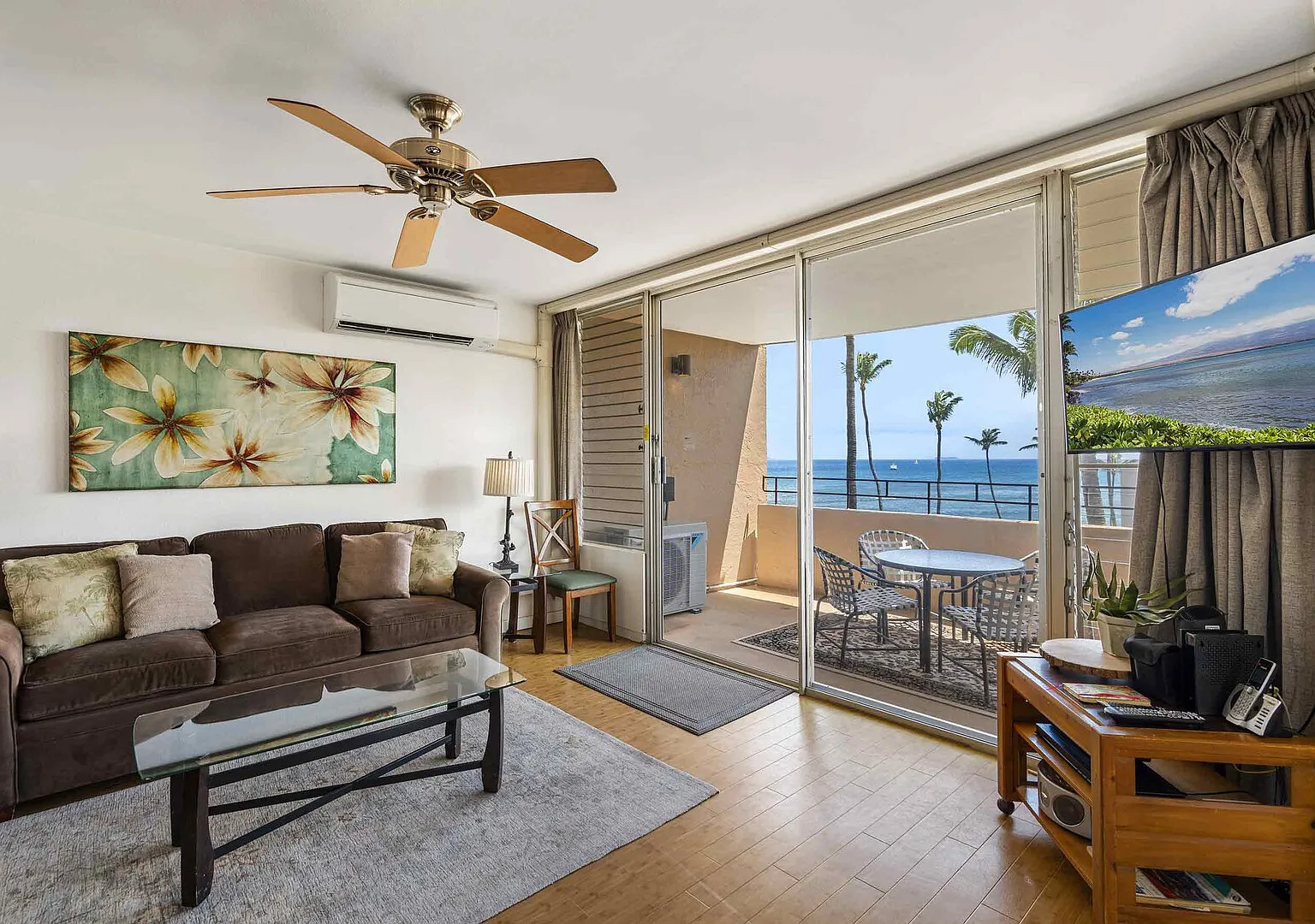 Island Sands 500, Steps from the Beach with Ocean Views and Spacious — Photo 2