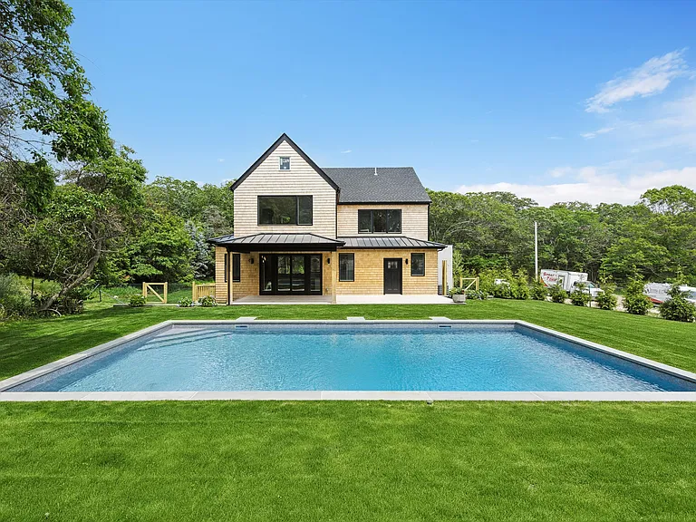 57 Newtown Rd — Photo 17