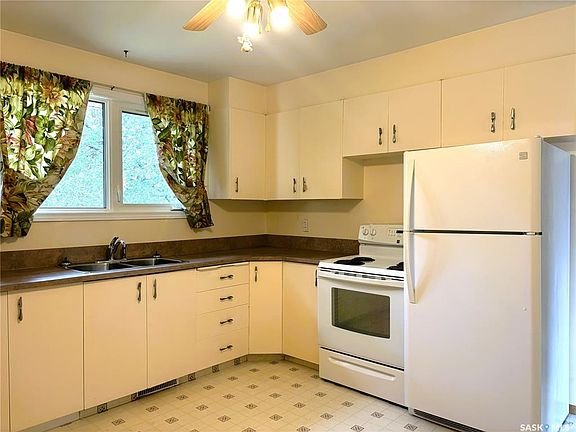 5th image of 1619 Vickies AVENUE